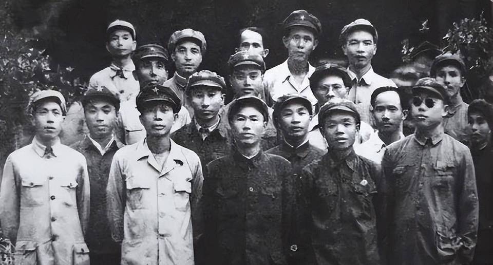肖劲光历史图片