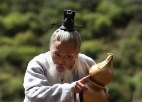 栾大历史图片