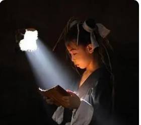 凿壁偷光历史图片