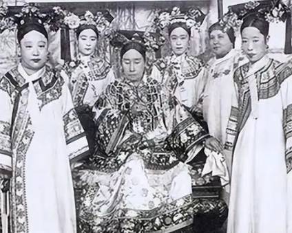宫女历史图片