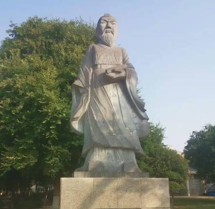 范缜历史图片